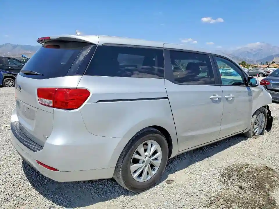 KNDMB5C15J6396616 2018 KIA SEDONA-2