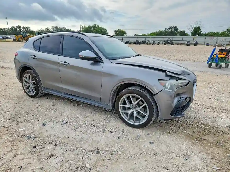 ZASFAKNN8J7B80173 2018 ALFA ROMEO STELVIO-3