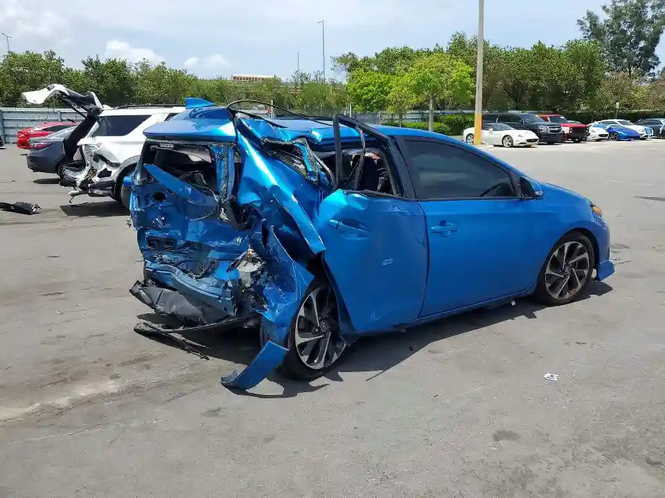 JTNKARJE3JJ561918 2018 TOYOTA COROLLA-2