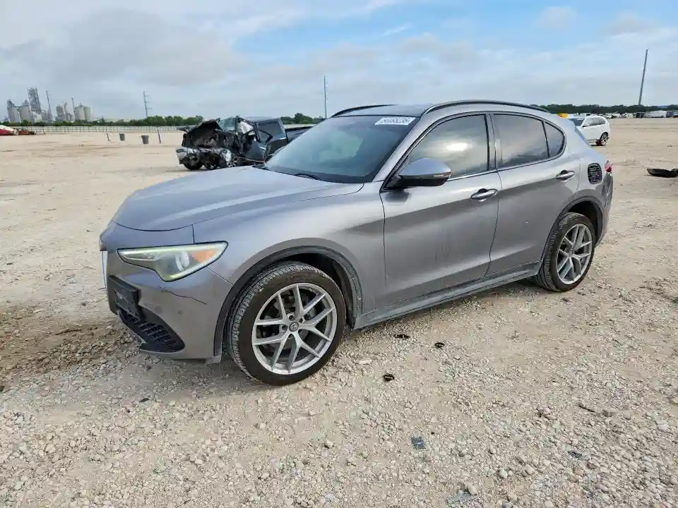 ZASFAKNN8J7B80173 2018 ALFA ROMEO STELVIO-0
