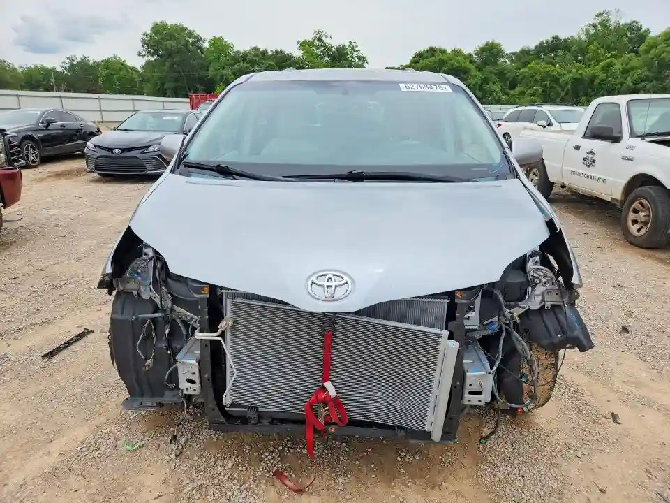 5TDYK3DC4DS323618 2013 TOYOTA SIENNA-4