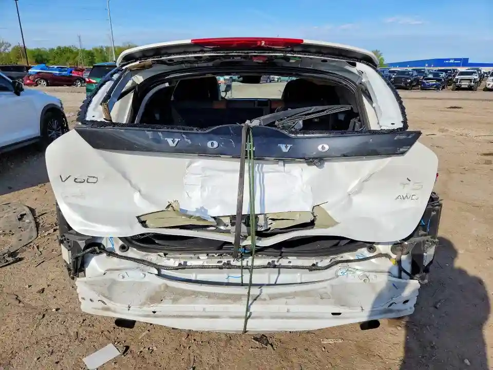 YV4612HM7G1008432 2016 VOLVO V60-5