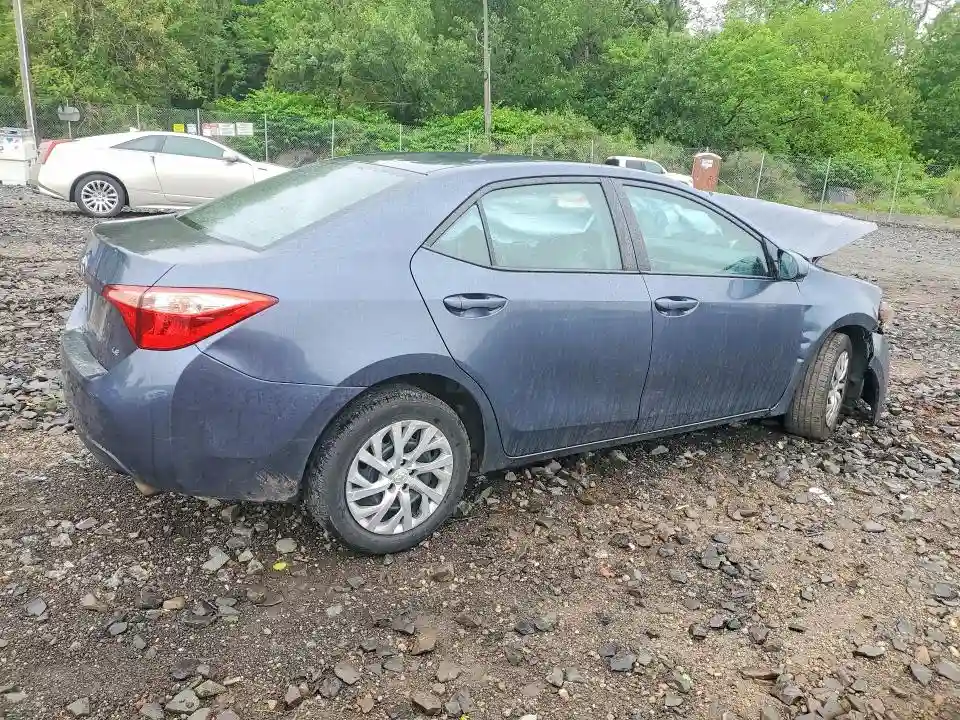5YFBURHE4JP838976 2018 TOYOTA COROLLA-2