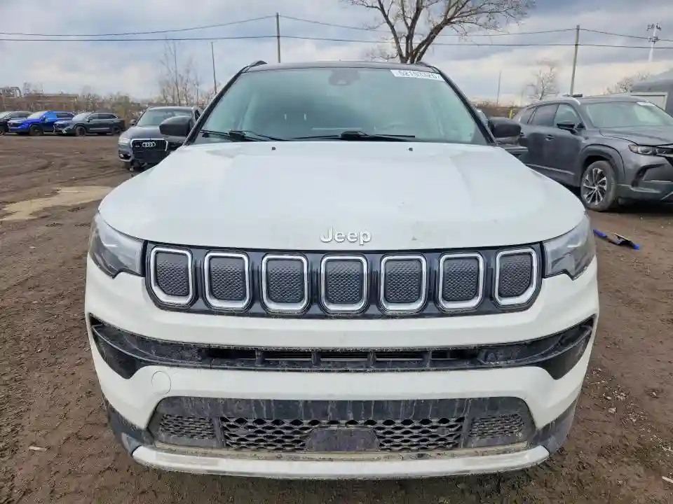 3C4NJDCB5NT147044 2022 JEEP COMPASS-4