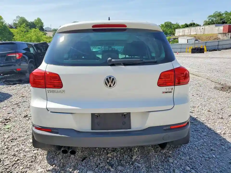 WVGSV7AXXHK002512 2017 VOLKSWAGEN TIGUAN-5