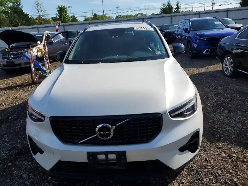 YV4L12UL8R2201427 2024 VOLVO XC40-4