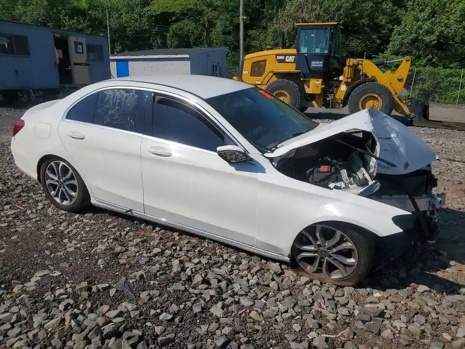 55SWF4JB2HU233681 2017 MERCEDES-BENZ C-CLASS-3