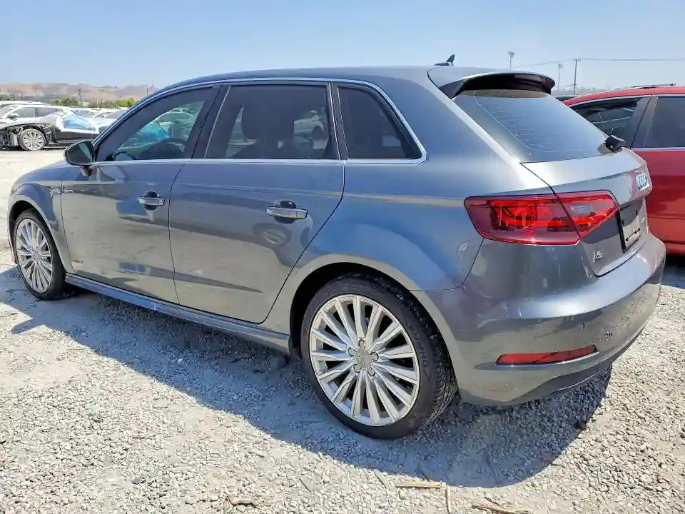 WAUTPBFF7GA048953 2016 AUDI A3-1