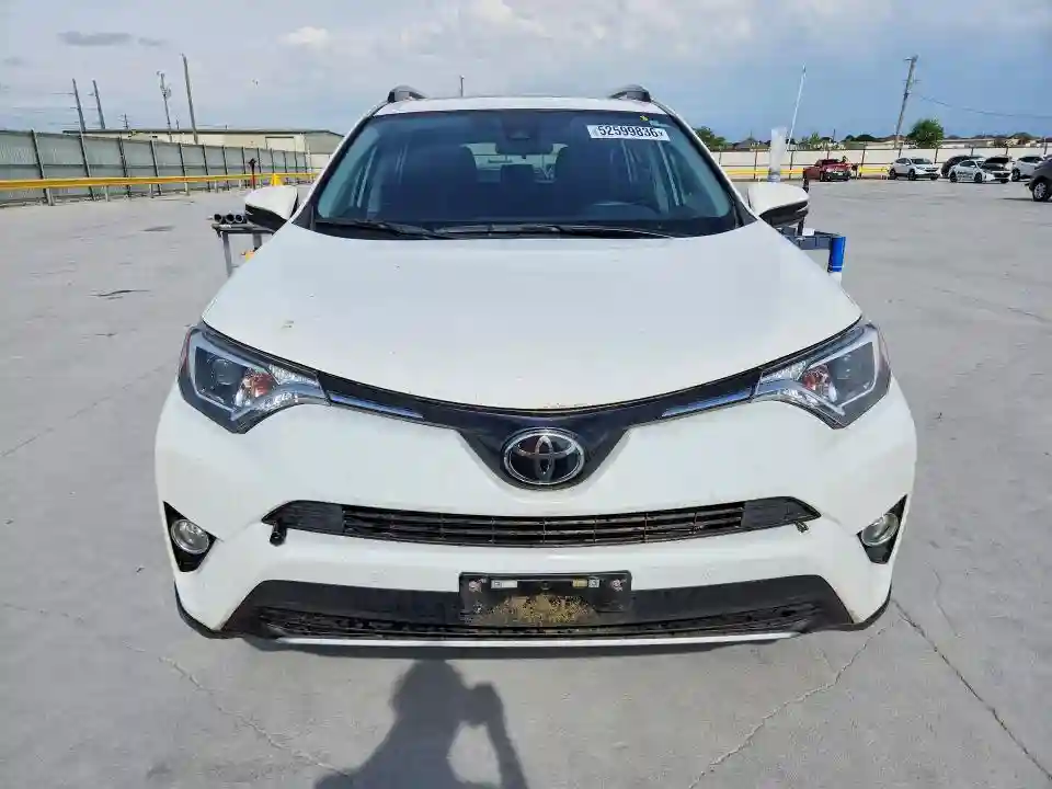 JTMWFREV4JJ188681 2018 TOYOTA RAV4-4