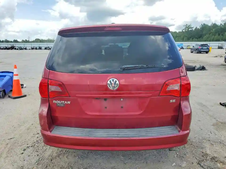 2V4RW3DG2BR691271 2011 VOLKSWAGEN ROUTAN-5