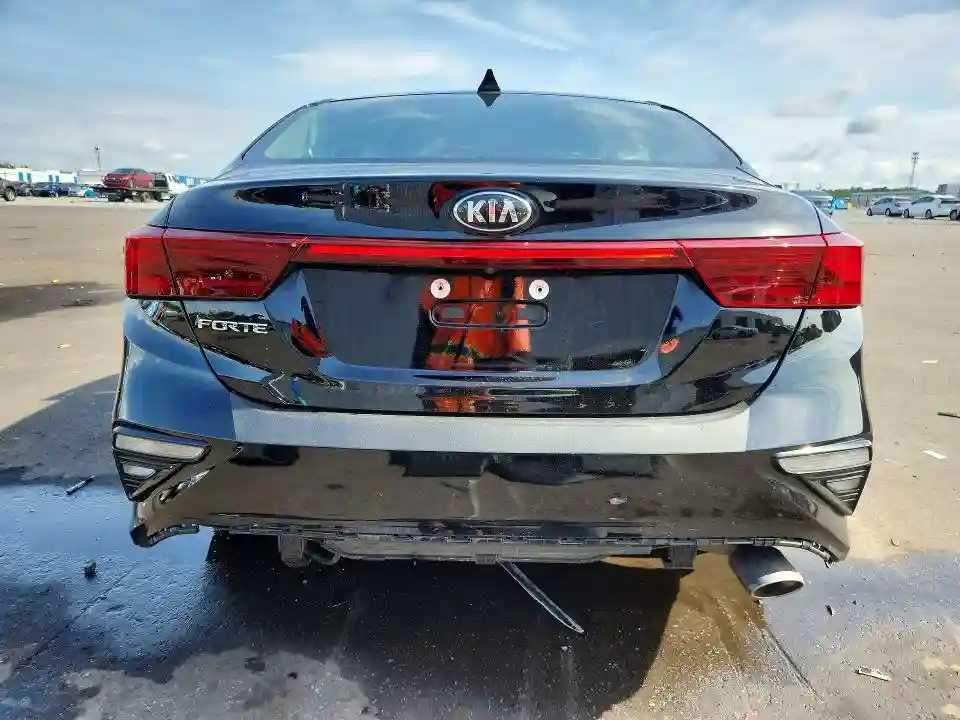 3KPF24AD7ME296161 2021 KIA FORTE LXS-5