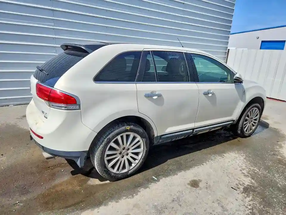 2LMDJ8JK9DBL29944 2013 LINCOLN MKX-2