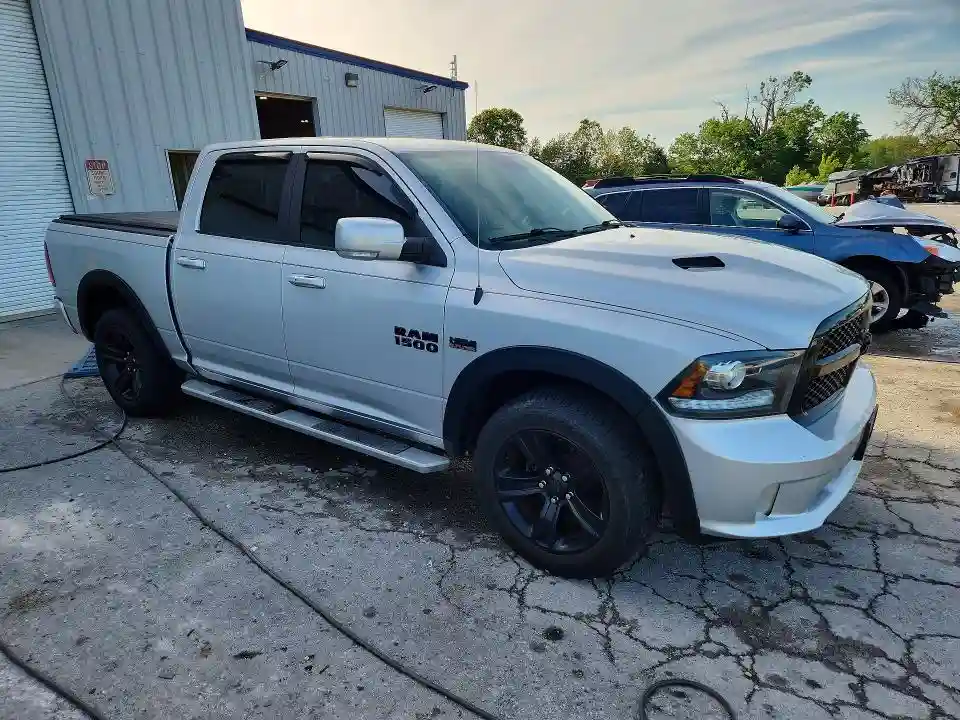 1C6RR7MT5HS829423 2017 RAM 1500-3