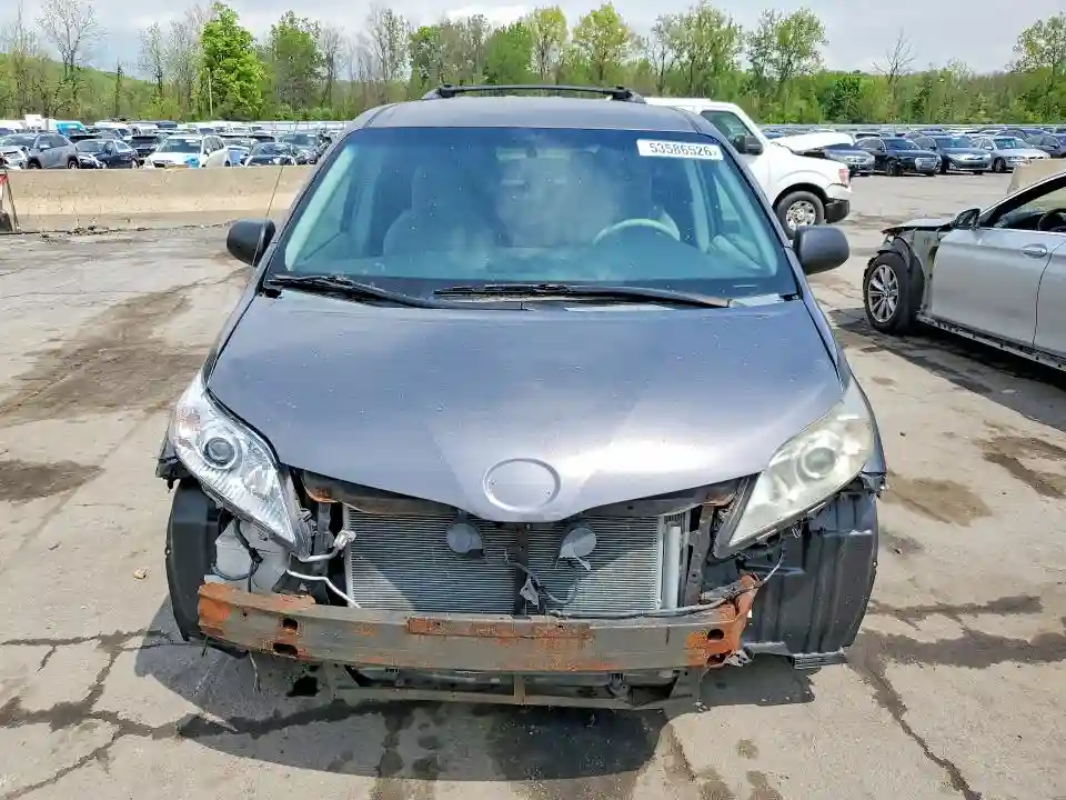 5TDKK3DC3DS392905 2013 TOYOTA SIENNA-4