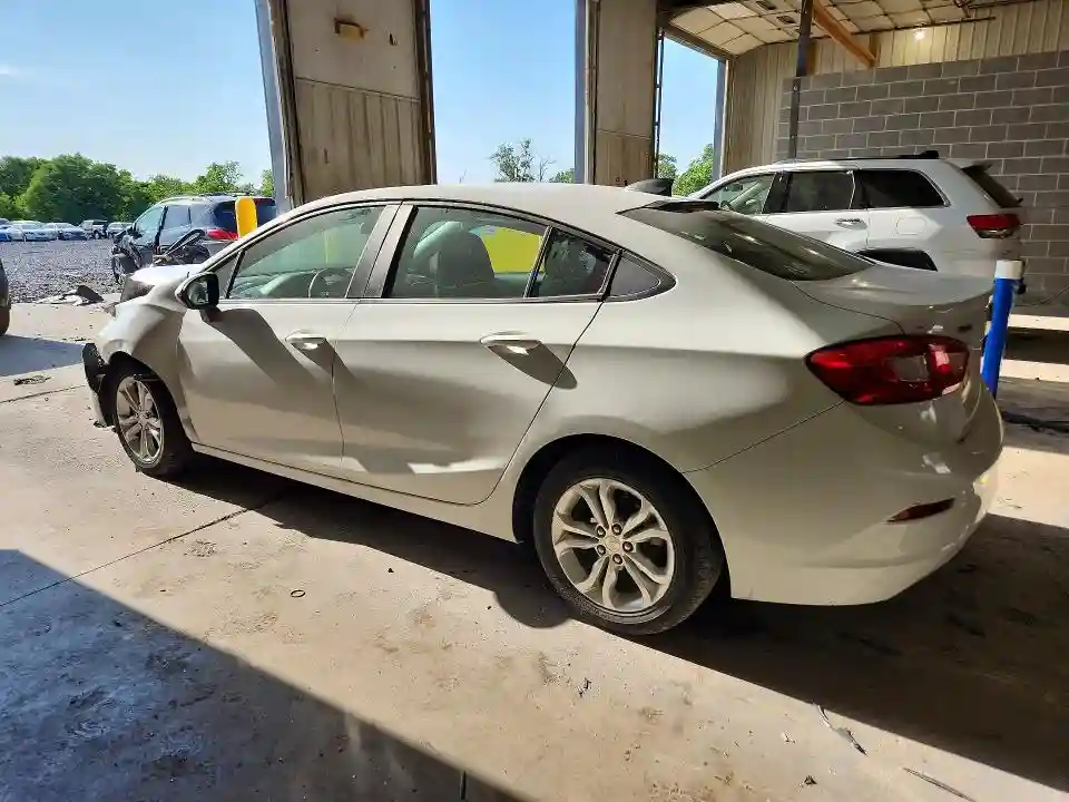 1G1BC5SM6K7153076 2019 CHEVROLET CRUZE-1