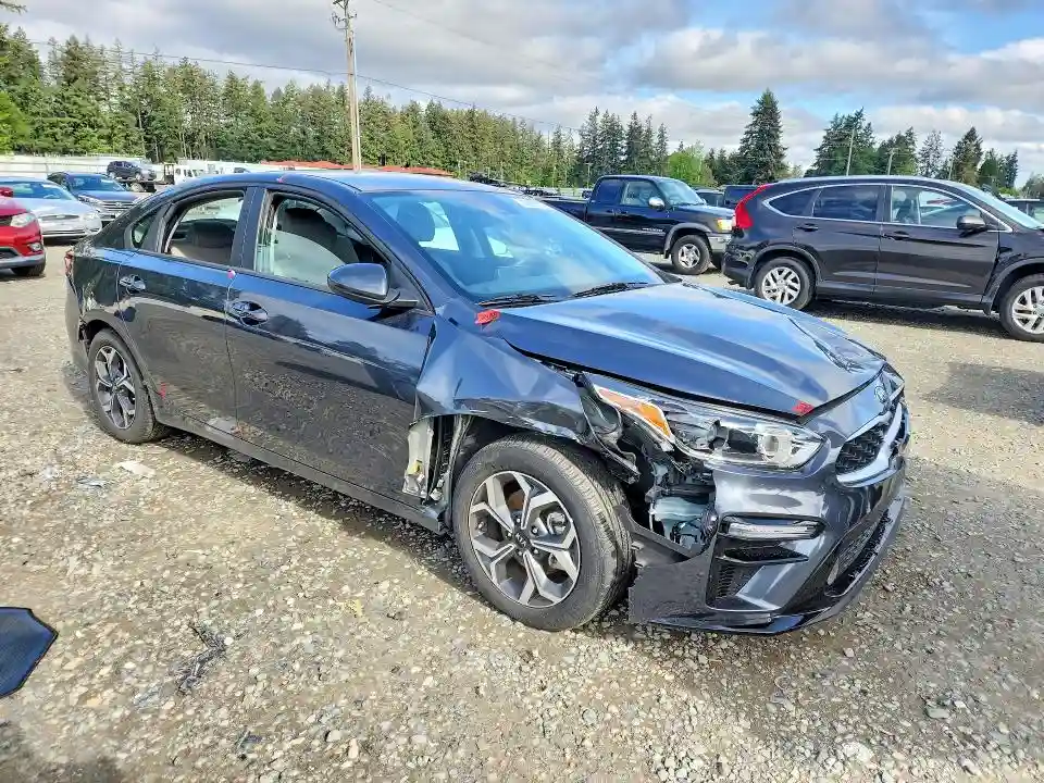 3KPF24AD4ME278653 2021 KIA FORTE-3