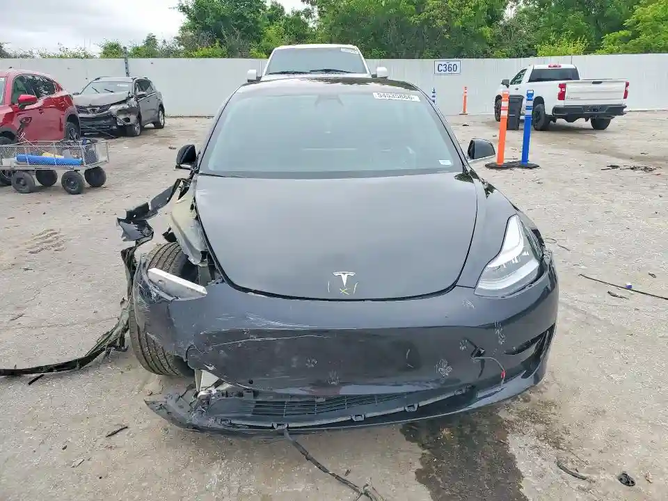 5YJ3E1EA4JF053597 2018 TESLA MODEL 3-4