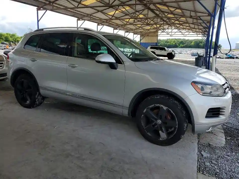 WVGFK9BP6CD005330 2012 VOLKSWAGEN TOUAREG-3