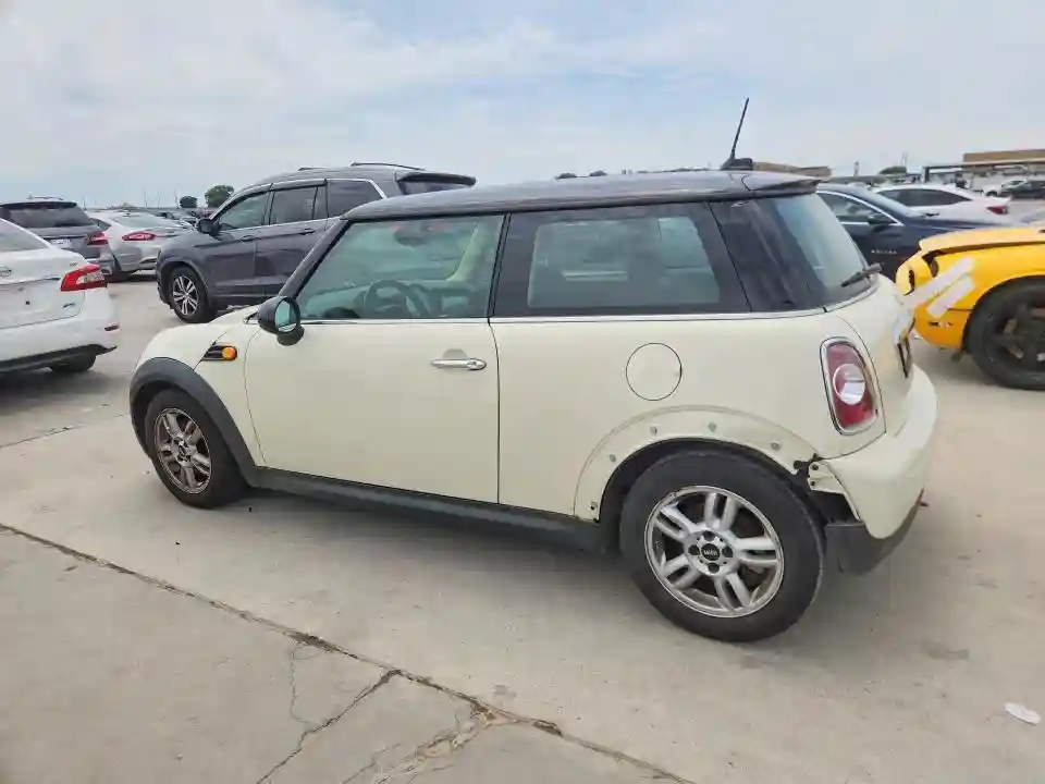 WMWSU3C58DT687882 2013 MINI COOPER-1