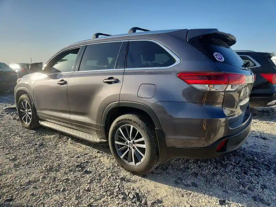 5TDKZRFH4HS218631 2017 TOYOTA HIGHLANDER-1