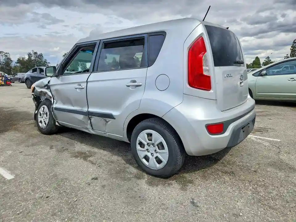KNDJT2A51C7471748 2012 KIA SOUL BASE-1