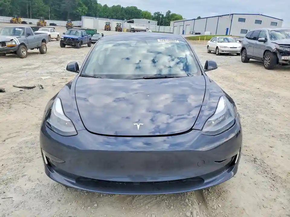 5YJ3E1EA2PF464473 2023 TESLA MODEL 3-4