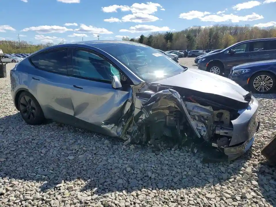7SAYGDEE1SA346024 2025 TESLA MODEL Y-3