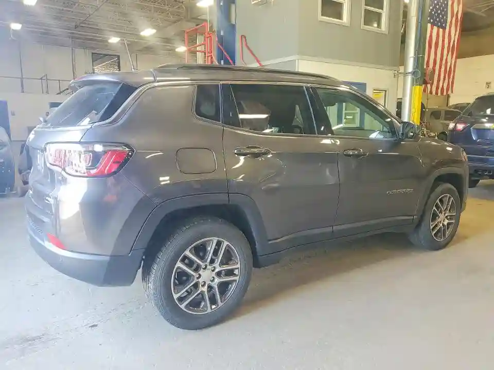 3C4NJDBB6LT255719 2020 JEEP COMPASS-2