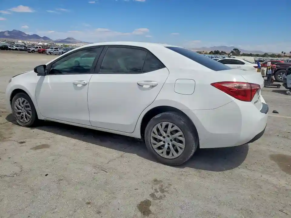 2T1BURHE1JC063424 2018 TOYOTA COROLLA-1