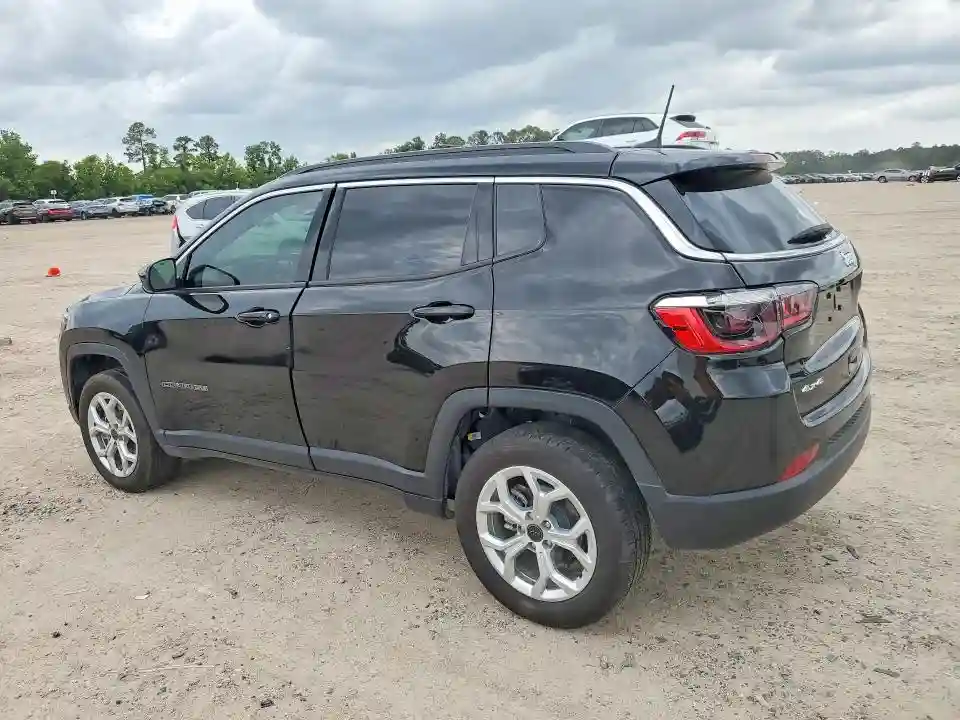 3C4NJDBN5ST526570 2025 JEEP COMPASS-1