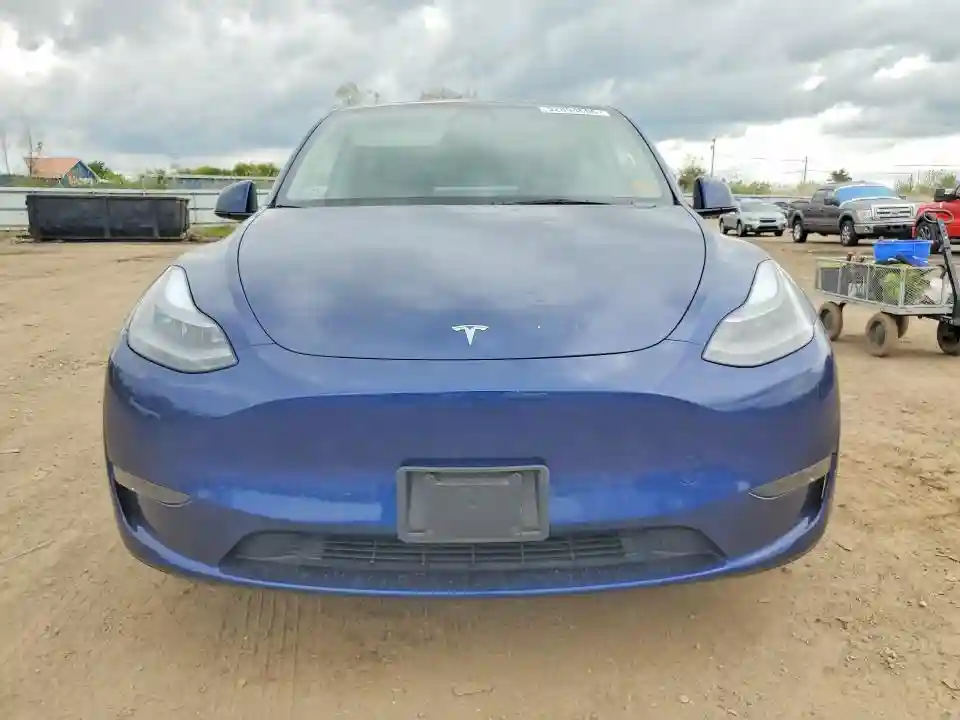 7SAYGDEE2PA178983 2023 TESLA MODEL Y-4
