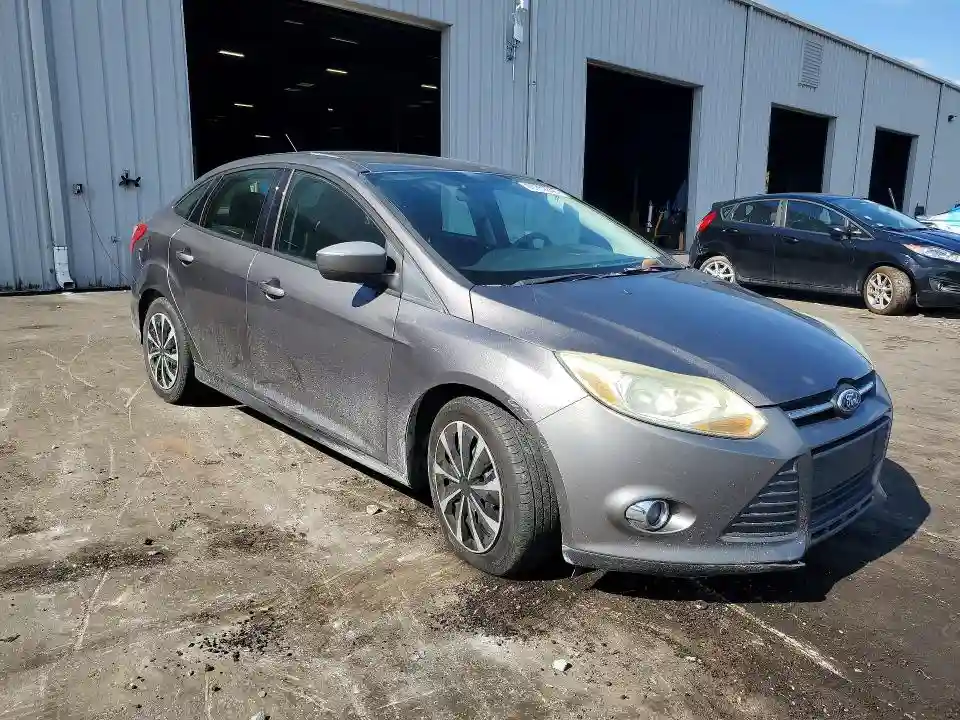 1FAHP3F2XCL192335 2012 FORD FOCUS-3
