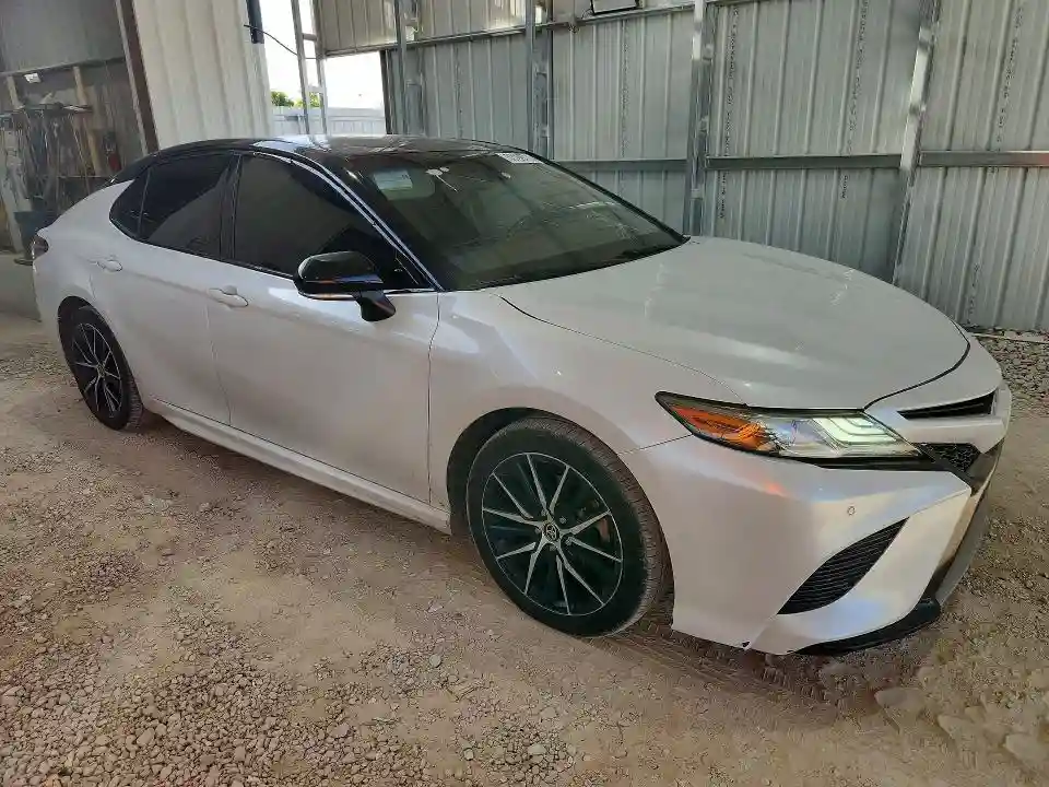 4T1B61HK8JU051769 2018 TOYOTA CAMRY-3