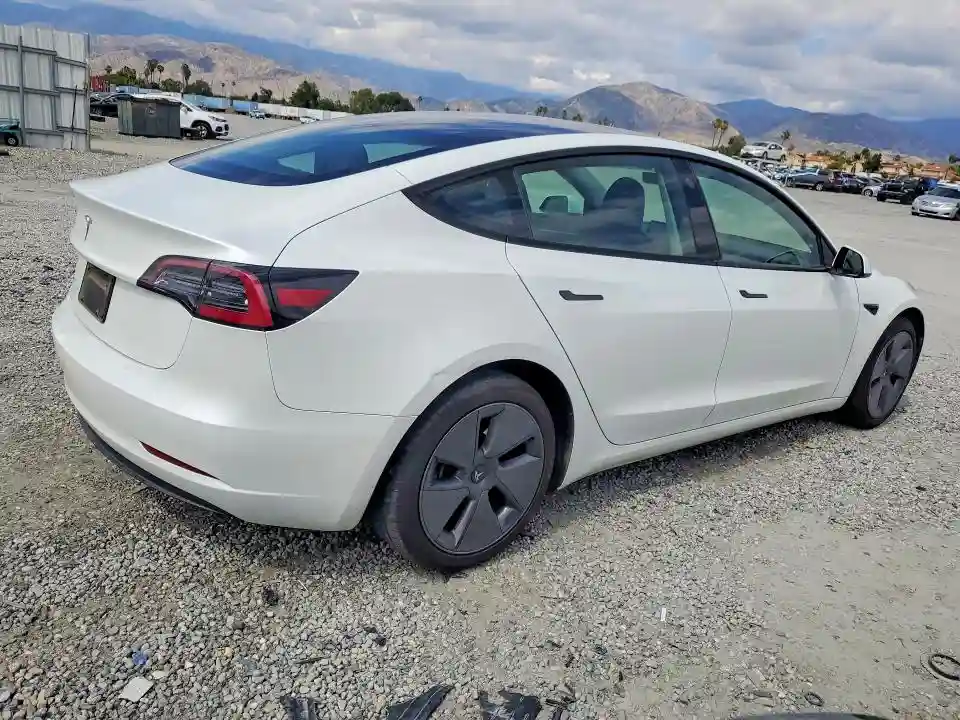 5YJ3E1EA1PF507149 2023 TESLA MODEL 3-2