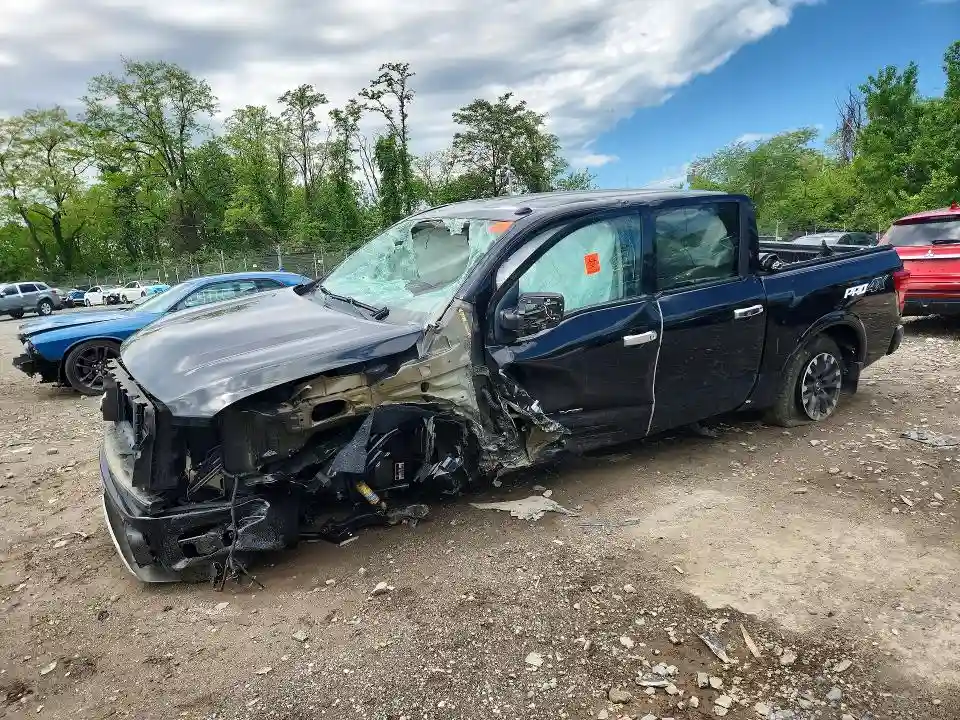 1N6AA1E51JN539370 2018 NISSAN TITAN-0