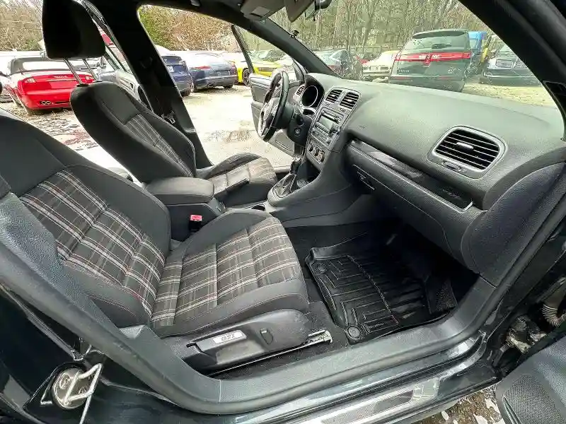 WVWGV7AJ6DW133817 2013 VOLKSWAGEN GTI-4