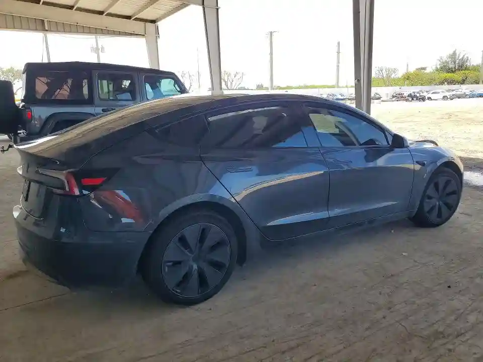 5YJ3E1EA7SF027996 2025 TESLA MODEL 3-2