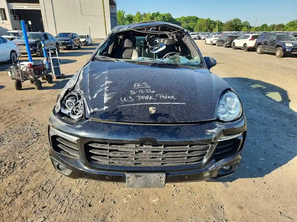 WP1AA2A26HKA91660 2017 PORSCHE CAYENNE-4