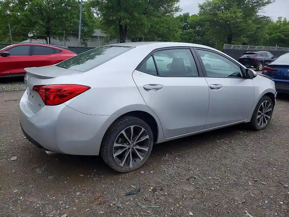 5YFBURHE6JP779333 2018 TOYOTA COROLLA-2