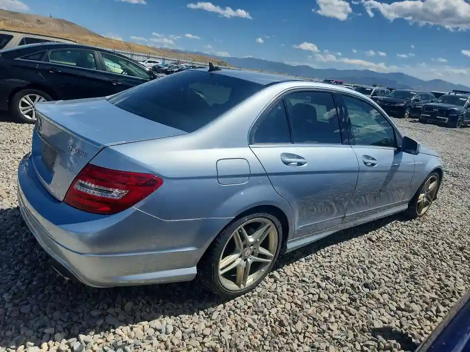 WDDGF8AB2DA818430 2013 MERCEDES-BENZ C-CLASS-2