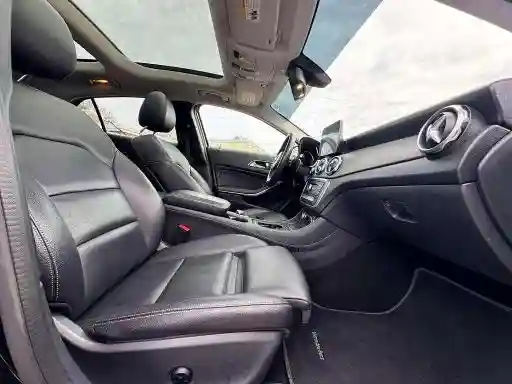 WDCTG4EB6KU007843 2019 MERCEDES-BENZ GLA-CLASS-4