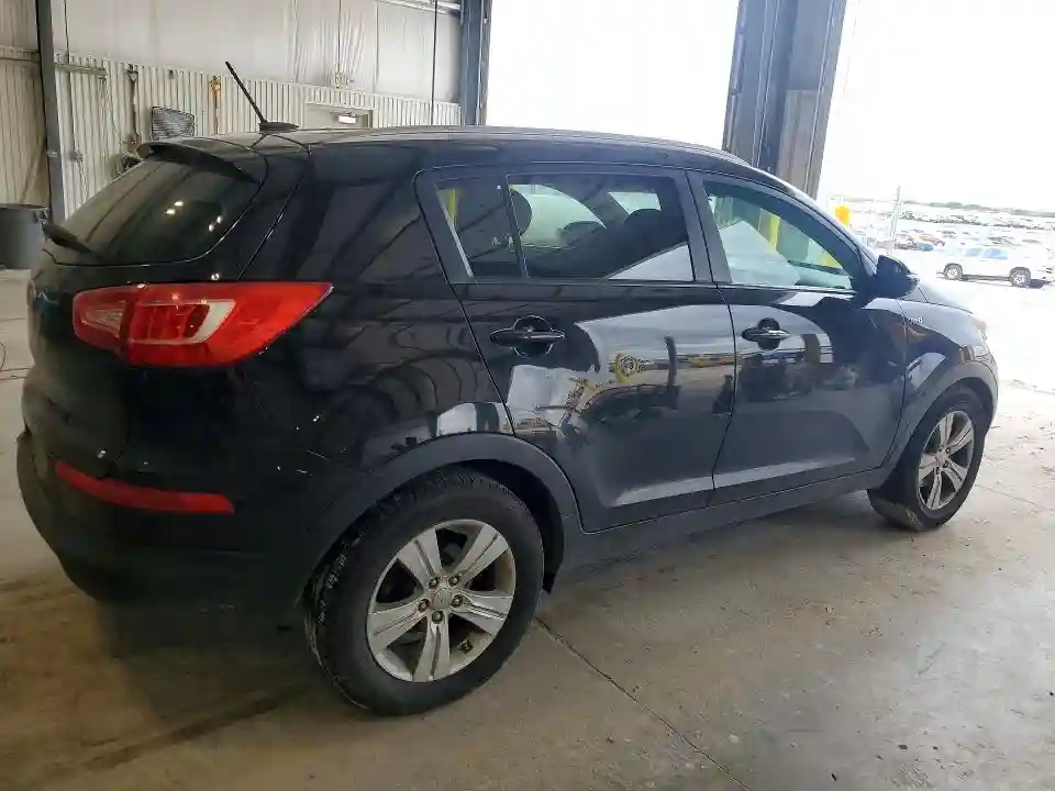 KNDPBCA2XB7153330 2011 KIA SPORTAGE-2
