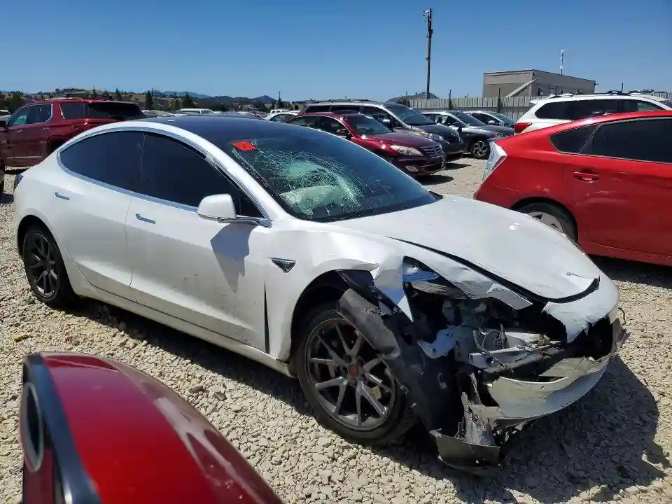 5YJ3E1EA6JF041211 2018 TESLA MODEL 3-3