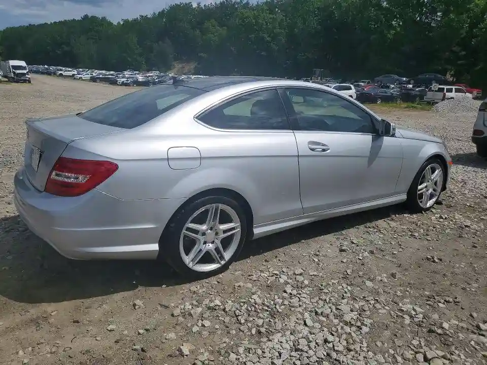 WDDGJ4HB8CF901892 2012 MERCEDES-BENZ C-CLASS-2