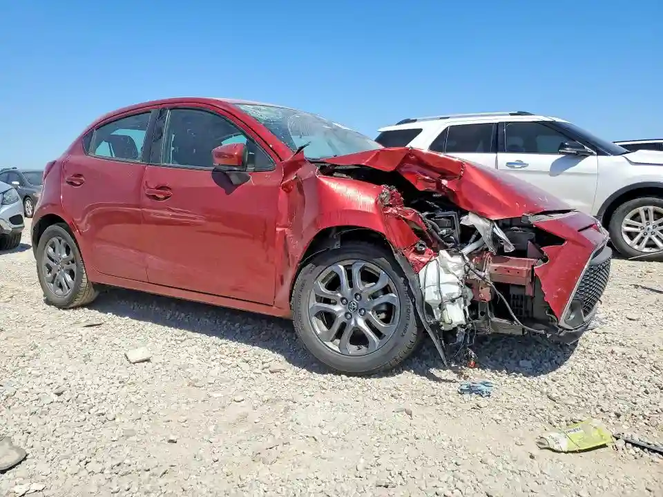 3MYDLBJV9LY706586 2020 TOYOTA YARIS-3