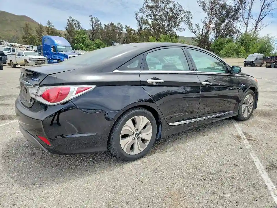 KMHEC4A47FA136436 2015 HYUNDAI SONATA-2