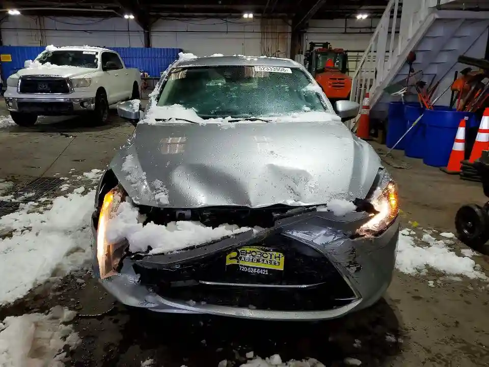 3MYDLBYV9KY503380 2019 TOYOTA YARIS-4