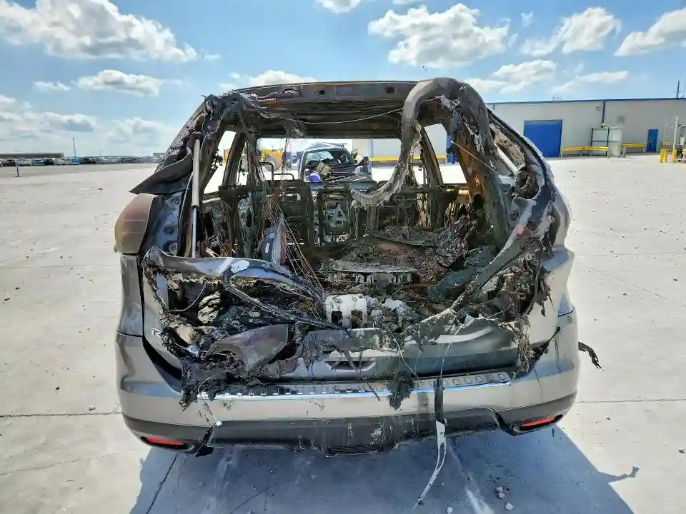 KNMAT2MT8GP681540 2016 NISSAN ROGUE-5