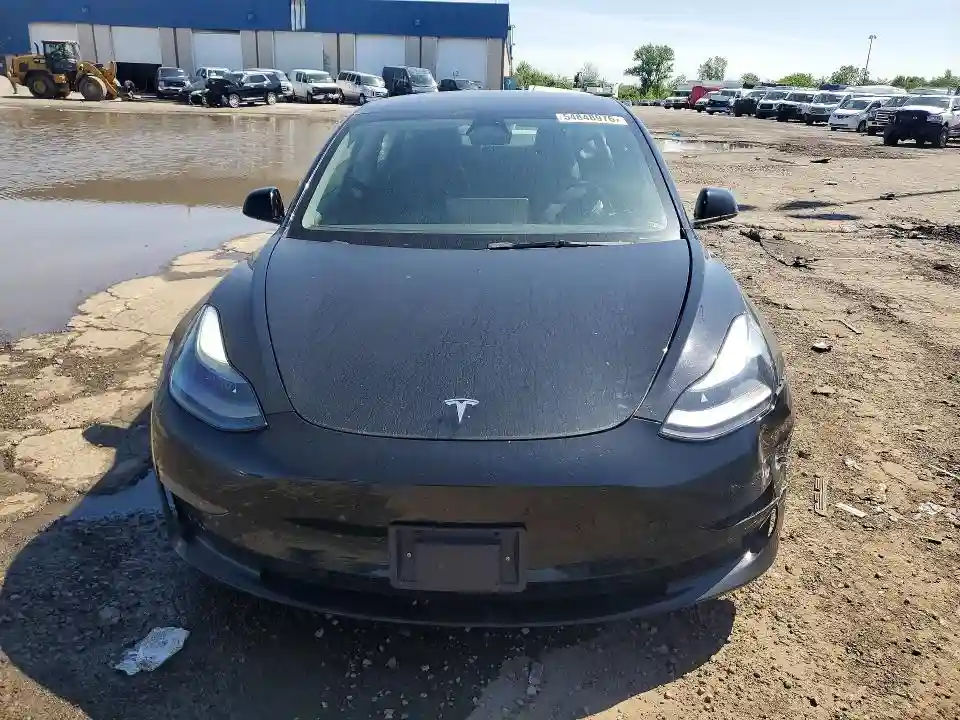 5YJ3E1EA1NF189868 2022 TESLA MODEL 3-4