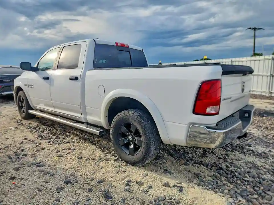 1C6RR7TT1HS726422 2017 RAM 1500-1